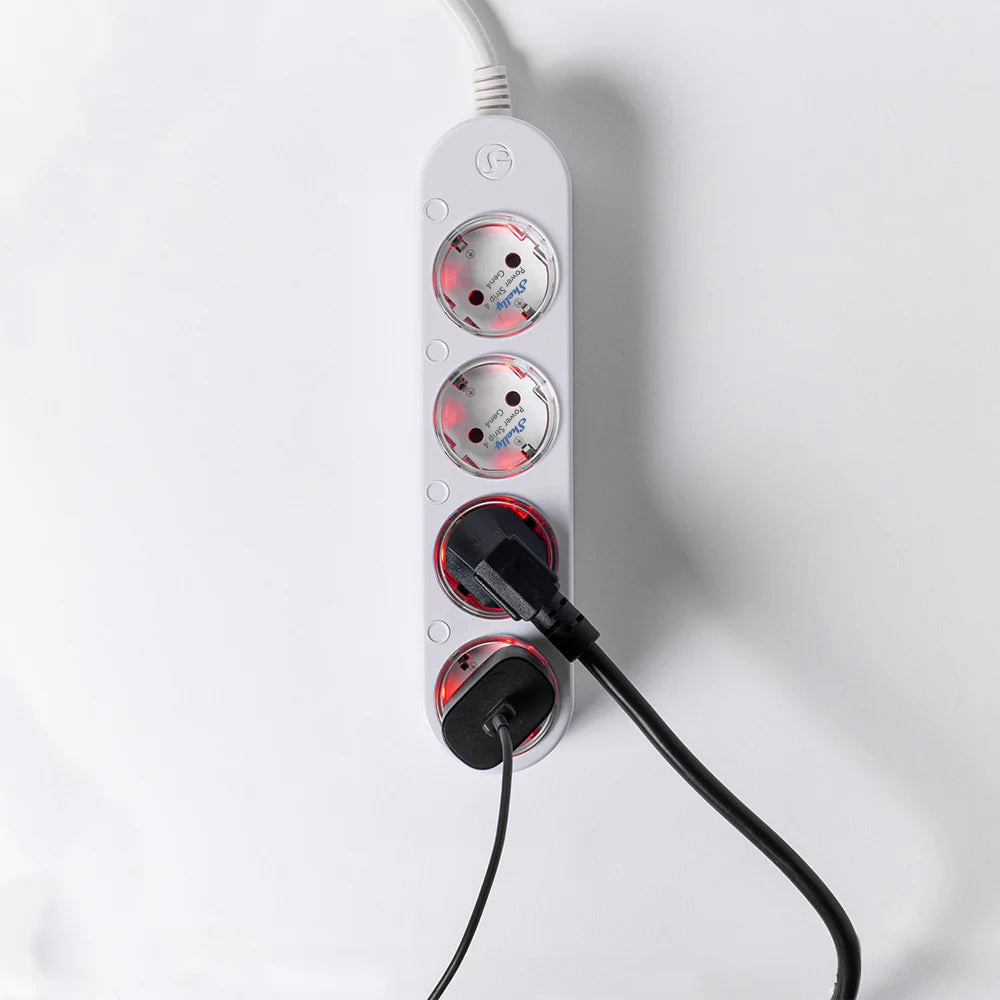 Shelly Power Strip 4 Gen4 - Ciabatta smart con 4 prese indipendenti, monitoraggio consumi e supporto Matter