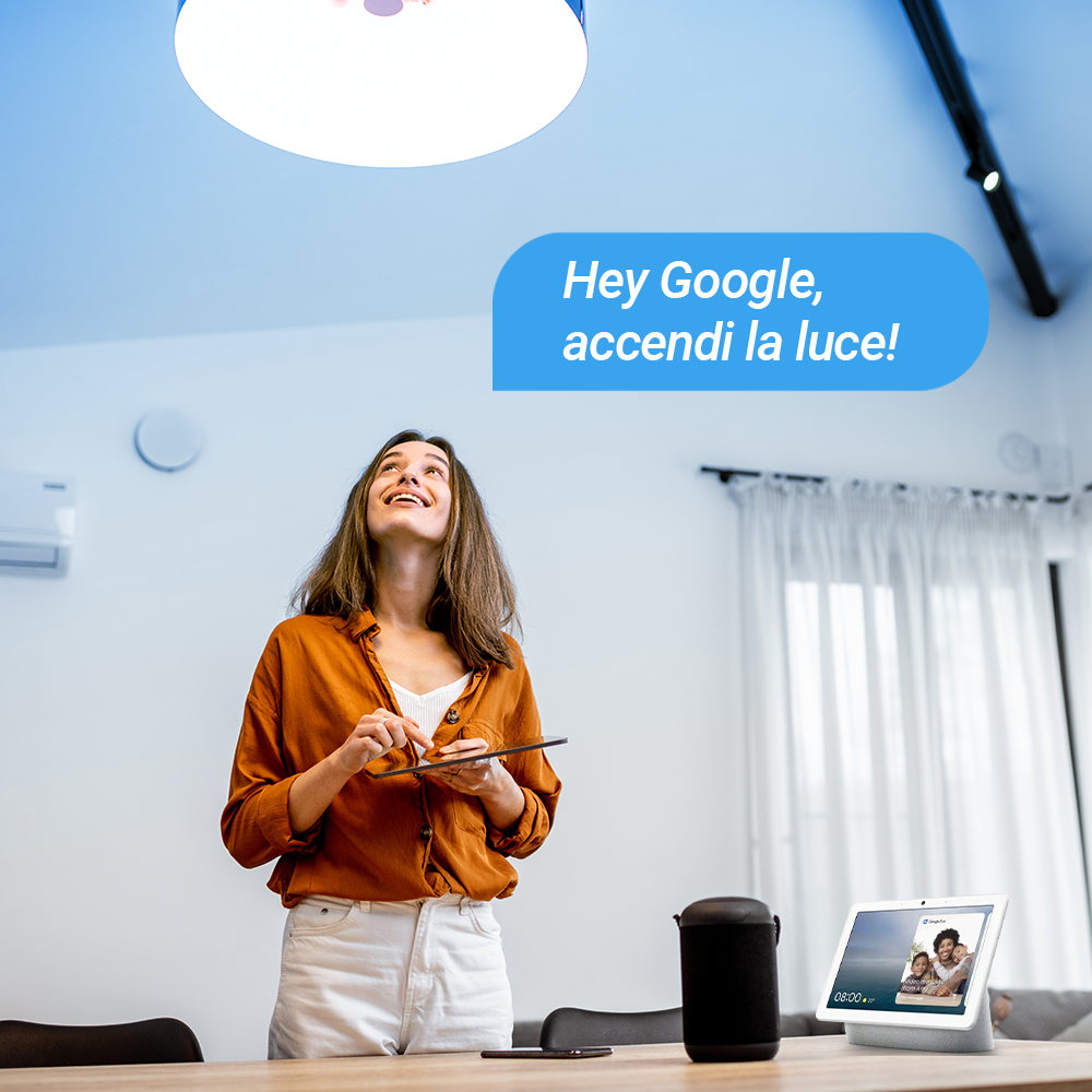 Ampoule LED Ezviz LB1 - Wi-Fi à intensité variable (RBGW/Blanc)