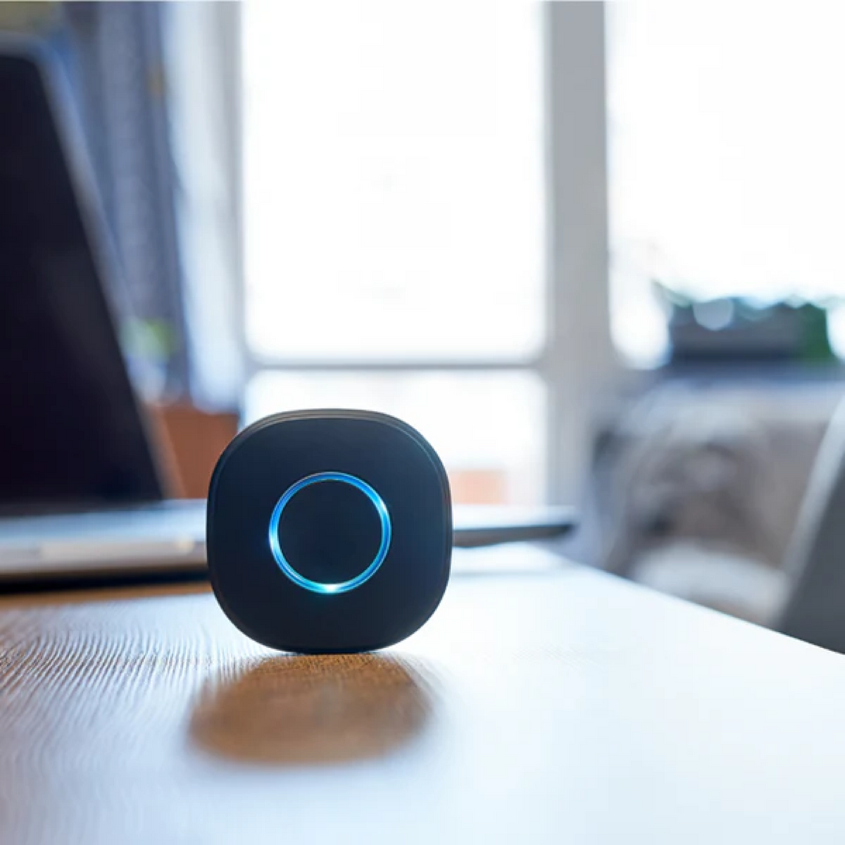 Shelly Button Black – Lösen Sie bis zu 4 intelligente Aktionen mit nur einem Knopf im Taschenformat aus.